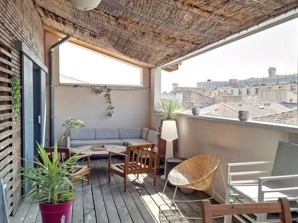 NÎMES- MAISON DE VILLE DE 97m2 AVEC SA SUPERBE TERRASSE ROOF