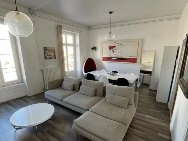 Meublé avec terrasse rue Blatin