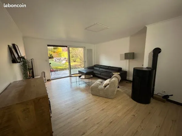 Maison semi-mitoyenne 80 m² - 3 ch - jardin - garage - Les Prés