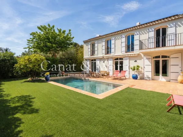 TOULON CAP BRUN - MAGNIFIQUE VILLA 250M2 PISCINE ET JARDIN