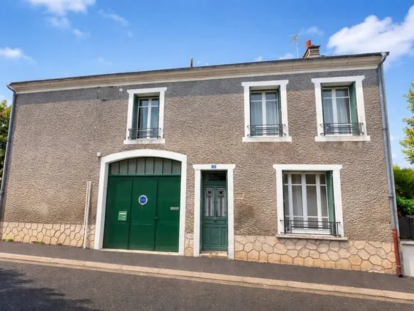 Maison de ville avec jardin et garage !