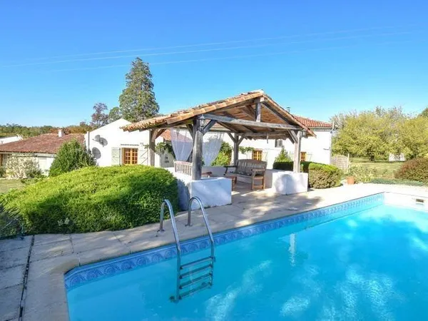 Maison 16 pièces 473 m²