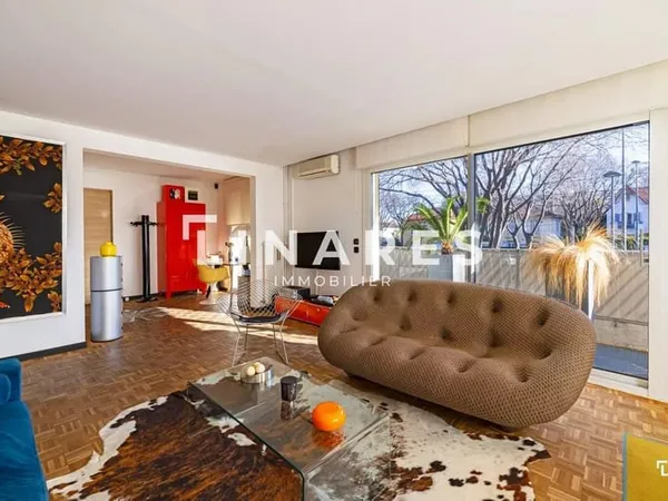 L'ÉCRIN CONTEMPORAIN - Appartement T5 de 143m2 - Terrasse 19m2 - Piscine - Parking - Cave - 13008