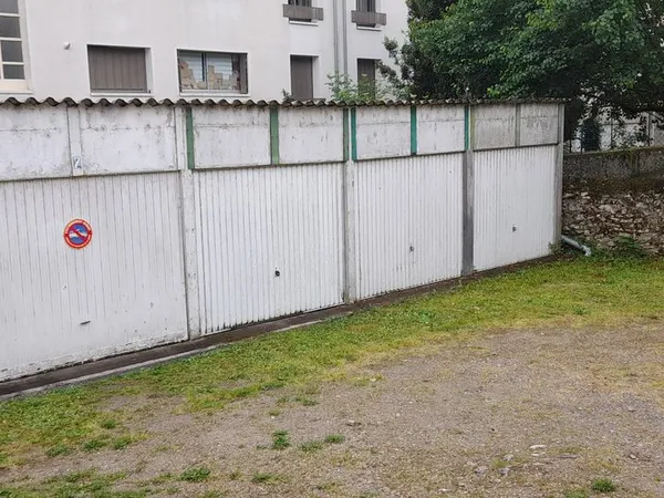 Garage à louer