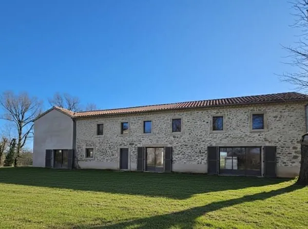 Domaine de Caractère : Corps de Ferme avec Vue Panoramique sur la Montagne Noire