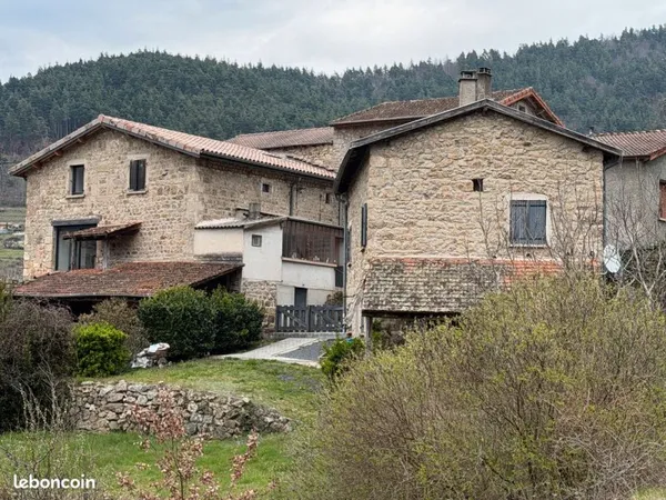 Labatie d'Andaure, Vallée du Doux, ensemble immobilier avec terrain