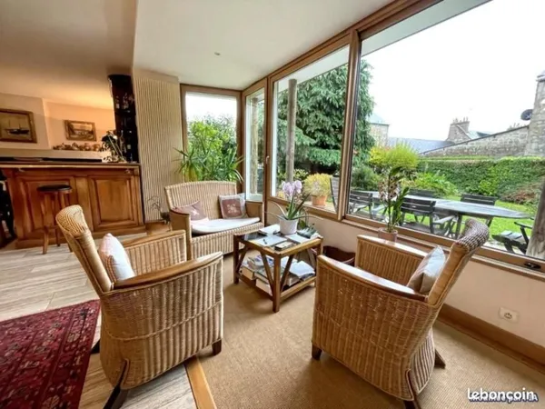 Maison 9 pièces 274 m²