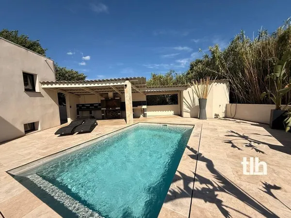 JUVIGNAC, VILLA CONTEMPORAINE SUR 764 m2 AVEC PISCINE