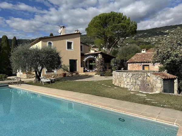 Villa 7 pièces 208 m²