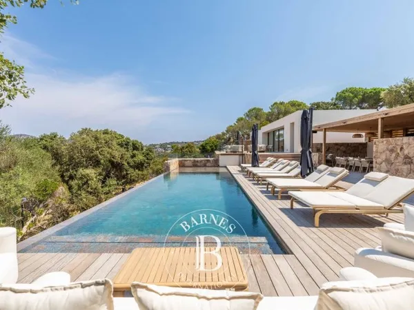 Caramontino, Domaine privé d'Arinella, Villa 6 chambres, Piscine, Jacuzzi, Vue montagnes, Plage à pi