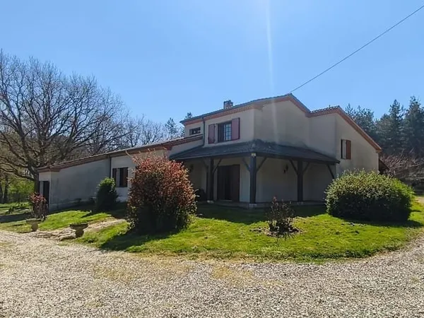 Maison 6 pièces 230 m²