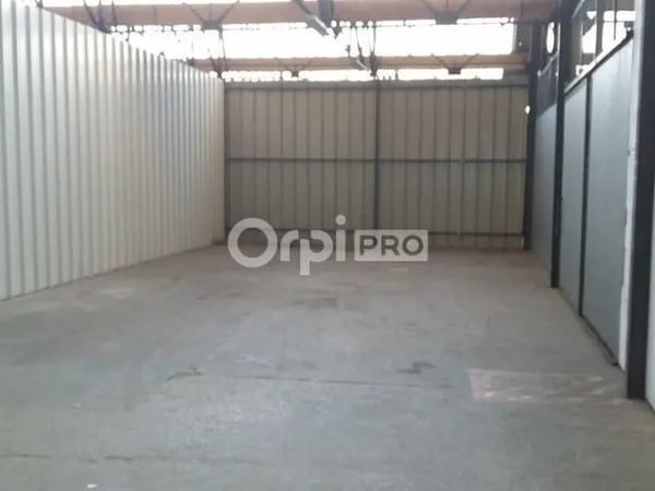Local d'activité 192 m²