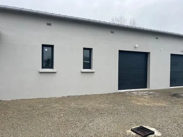 Local d'activité 230 m²