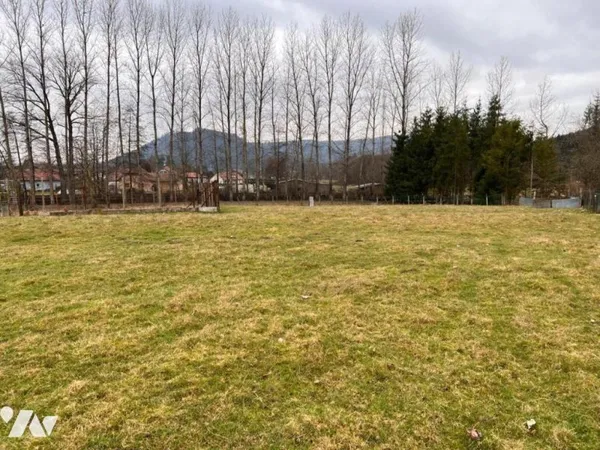 Terrain 1085 m²