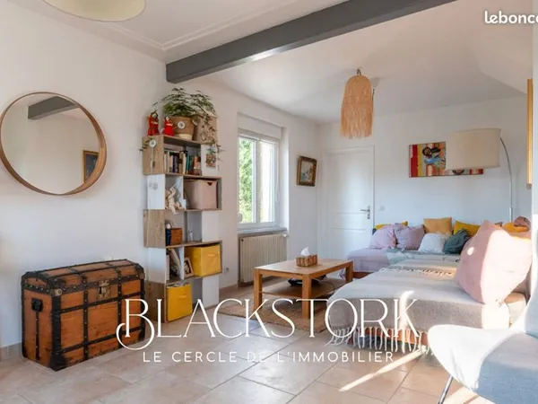 Propriété 7 pièces 211 m²