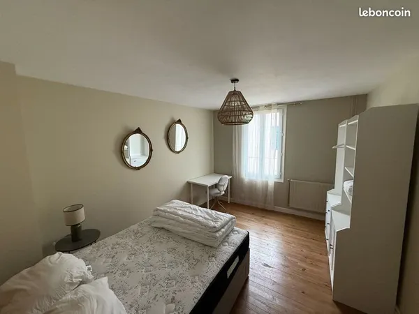 Chambre meublée 13m2 - Colocation Niort centre-ville