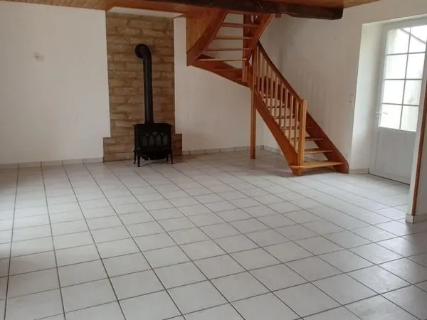 A louer Maison de 102 m² à la campagne à Apremont