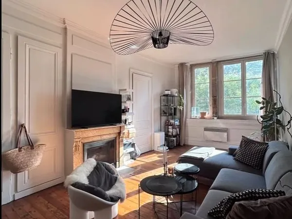 Coeur de St Jean, Agréable T2 63m2 esprit loft vue Saône