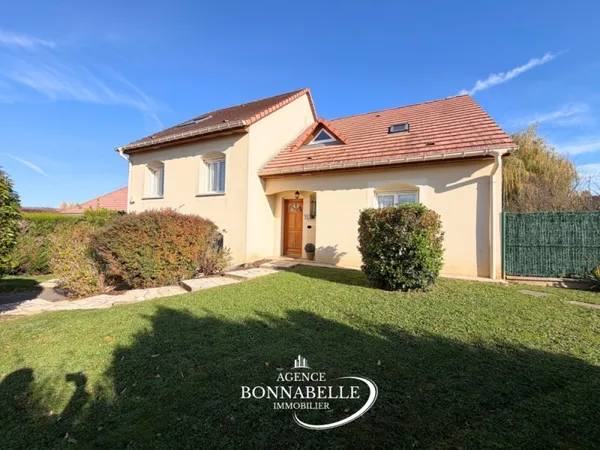 Méréville Charmante maison contemporaine des années 2000
