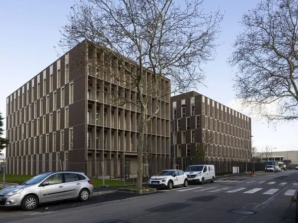 Bureaux 1179 m²