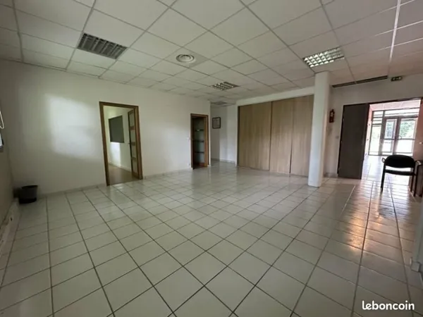 Location bureaux et locaux professionnels 150 m² Avignon (84) 1.790