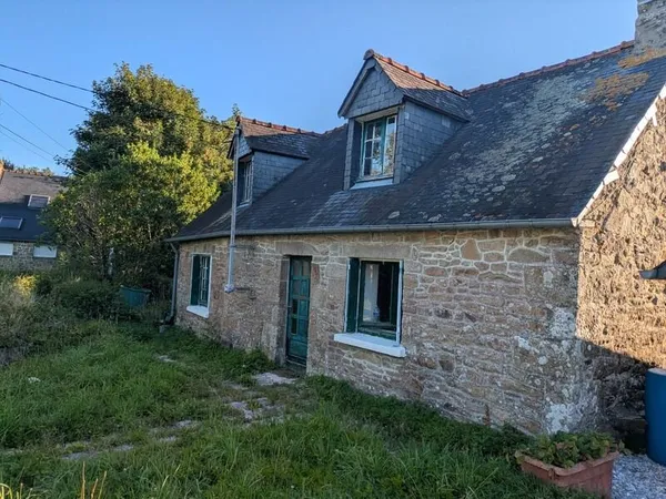 MELLIONNEC MAISON EN PIERRE SOUS ARDOISES A RENOVER 2 PIECES 55m² PARCELLE ATTENANTE DE 292 m²
