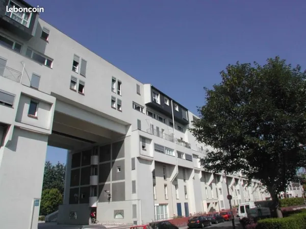 Parking 15 m² Reims