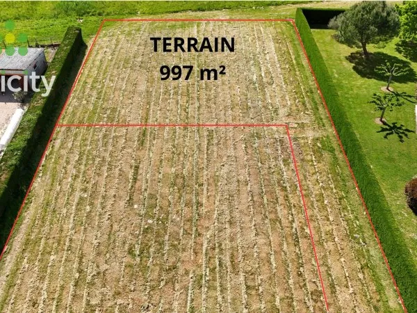 Terrain 997 m²