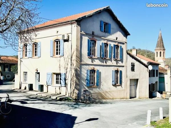 Maison de caractère - Coeur de village - piscine et double garage