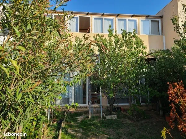 Particulier, maison 5 pièces avec jardin - en très bon état général