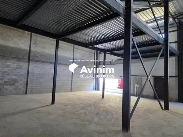 Immeuble industriel 213 m²