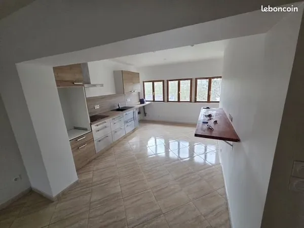 Location Appartement Rez de chaussée La Neuve Lyre