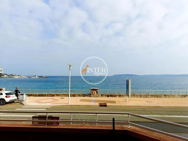 A VENDRE T3. SAINTE MAXIME. CENTRE VILLE VUE MER