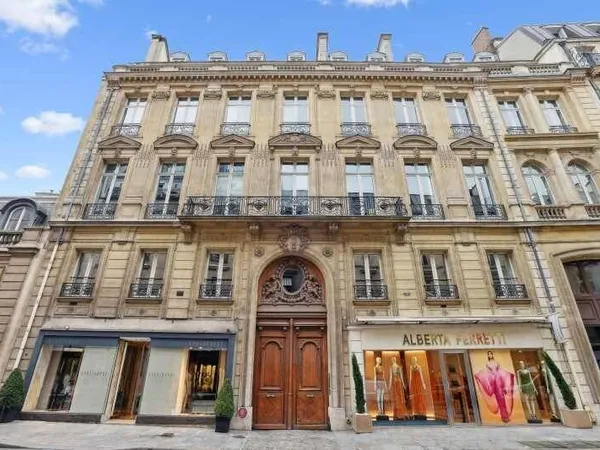 Bureaux 689 m²