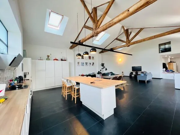 Maison 6 pièces 259 m²