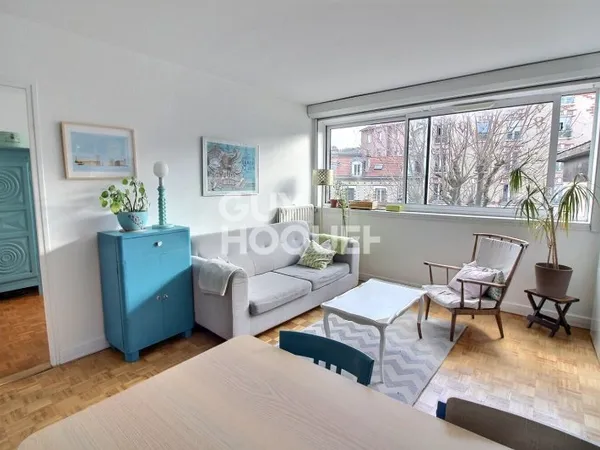 Appartement 4 pièces lumineux à vendre à Puteaux rue des Bas Roger
