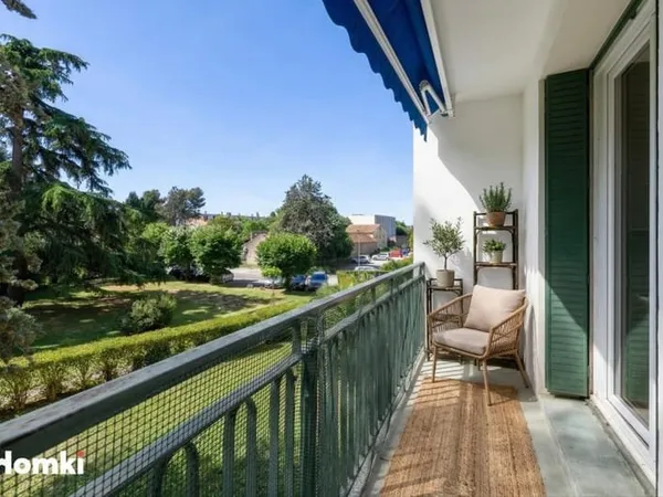 Appartement 4 pièces de 65m2 avec stationnement à Nîmes Capouchiné