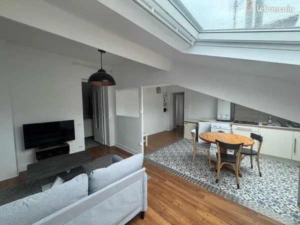 Charmant appartement sous les toits - Lumineux & idéalement situé à Saint-Étienne