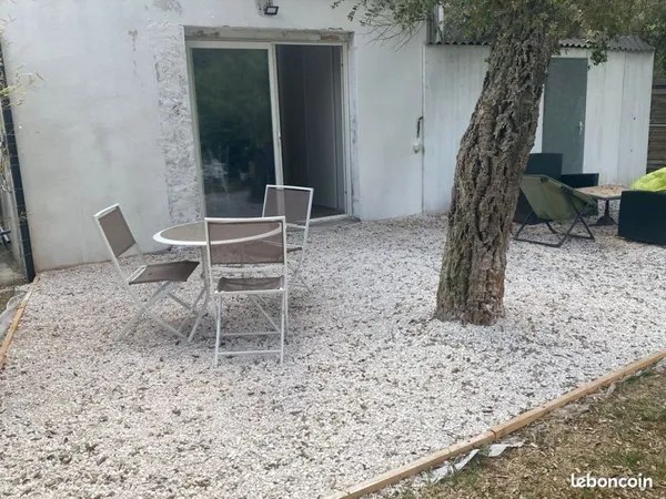 Grand studio meublé à la campagne