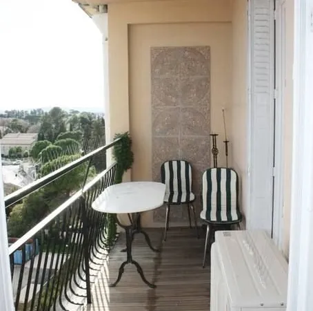 LOCATION appartement F4 MONTPELLIER Avenue de Lodève, au pied du TRAM