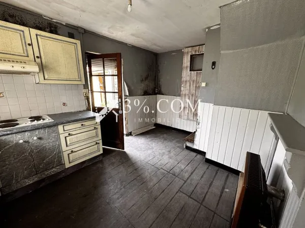 Maison semi individuelle à rénover à Saultain