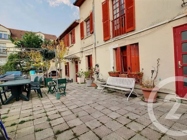 Maison 11 pièces 198 m²