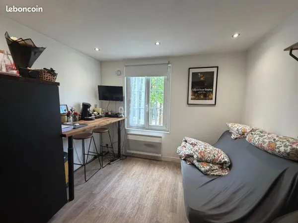 Studio 1 pièce 14 m²