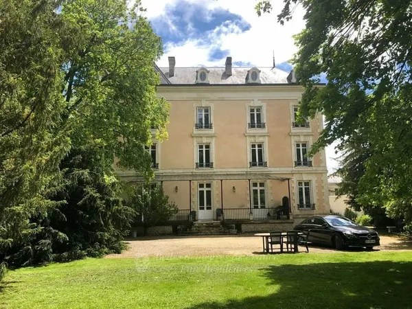 Val de Loire - Maison de maître du XIXème au coeur d'un parc de 8800 m²
