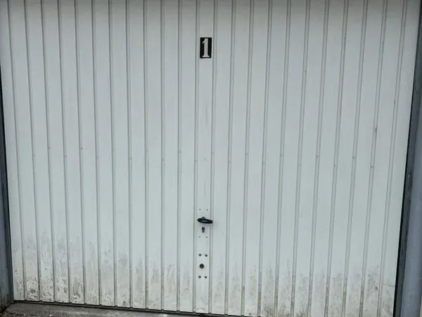 Box 16 m2 Proche Gare Melun et Axes routiers