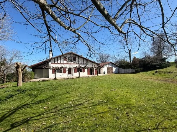 Maison 8 pièces 180 m²