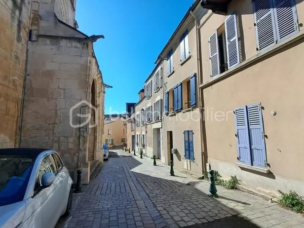 Studio de 23.9m² -entièrement rénové- Centre-ville- Andrésy(78570)