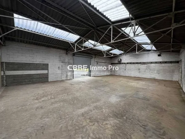 Entrepôt 146 m²
