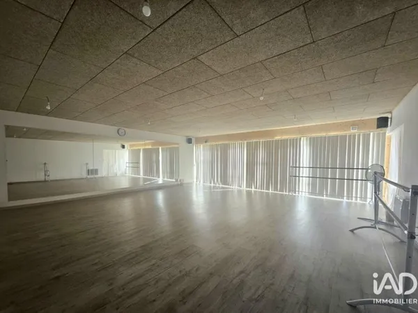 Local commercial 227 m²