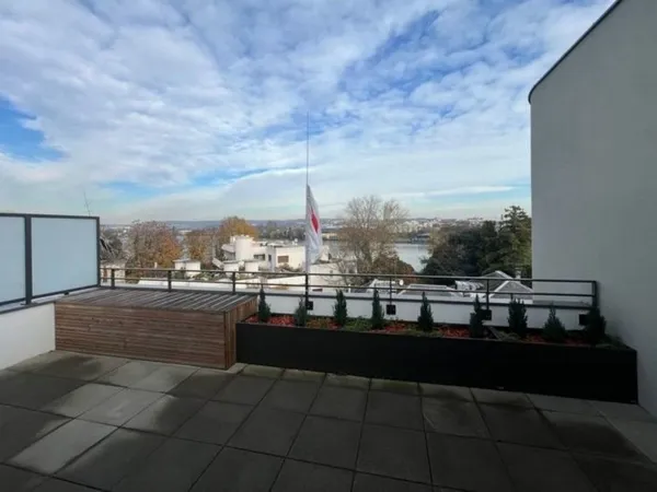 RETOUR DE LOT - ENGHIEN LES BAINS - VUE LAC - TERRASSE - DUPLEX